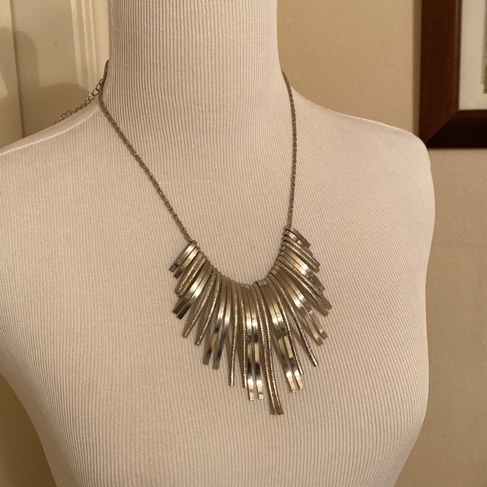 NWT Happy Girl necklace!! Silver, adjustable
